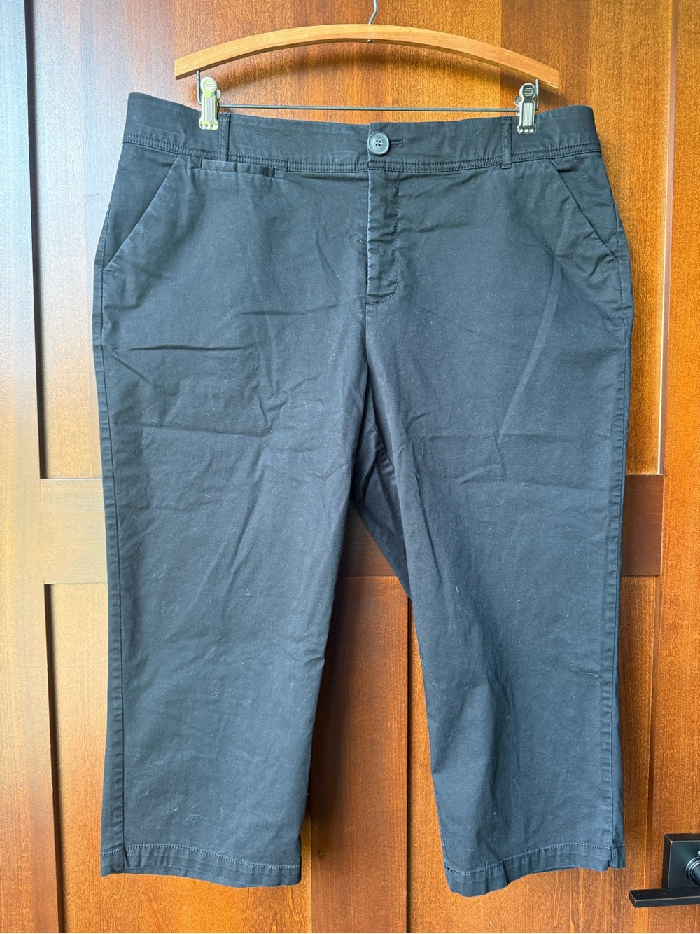 CJ Banks Black Cotton Capri Size 16W